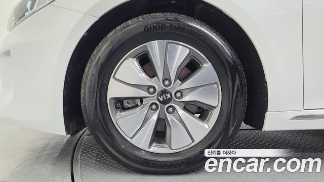 Kia K5 Hybrid (II) Noblesse 2018 — фото 5