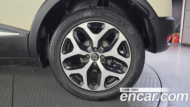 Renault Korea QM3 LE 2018 — фото 21