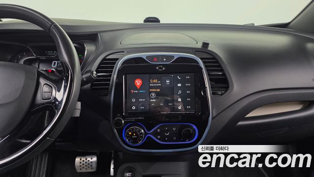 Renault Korea QM3 RE Signature 2017 — фото 18