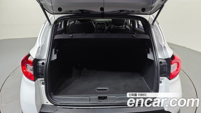 Renault Korea QM3 RE Signature 2017 — фото 24