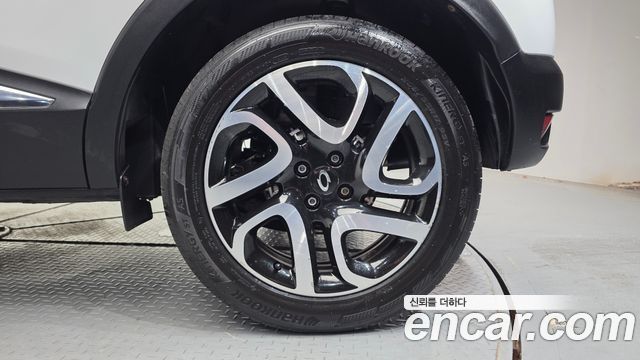 Renault Korea QM3 RE Signature 2017 — фото 27