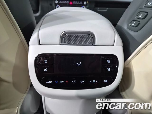 Hyundai Ioniq 9 Performance Type AWD 6-Seater Calligraphy 2025 — фото 18