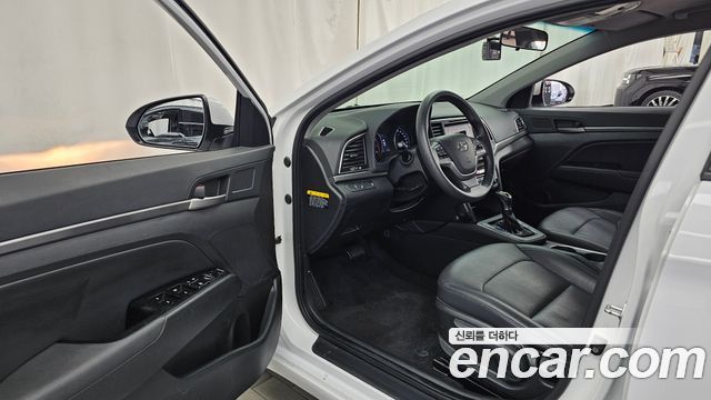 Hyundai Avante (AD) 1.6 GDI Value Plus 2017 — фото 10