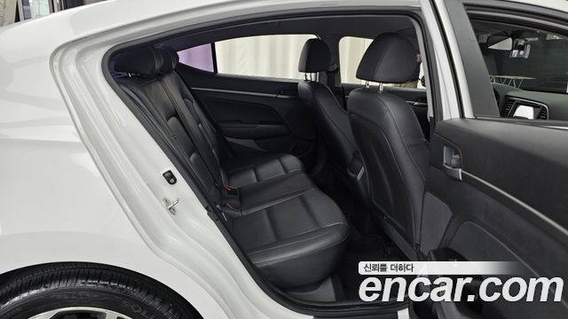 Hyundai Avante (AD) 1.6 GDI Value Plus 2017 — фото 18