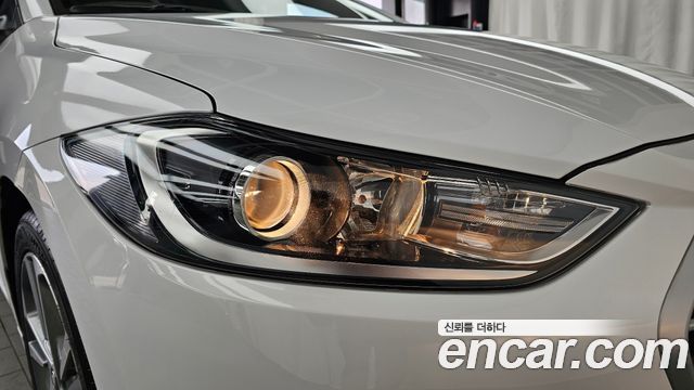 Hyundai Avante (AD) 1.6 GDI Value Plus 2017 — фото 22