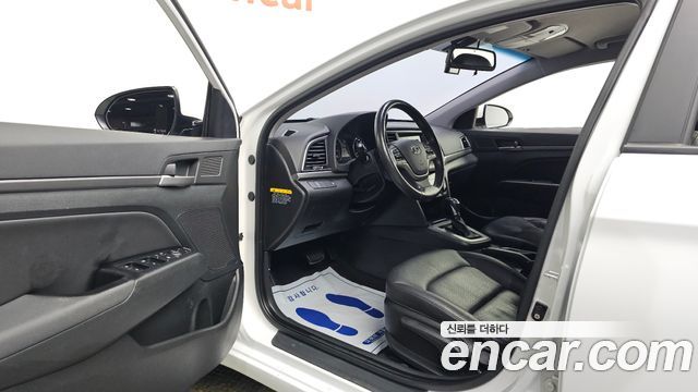 Hyundai Avante (AD) 1.6 GDI Smart 2016 — фото 10