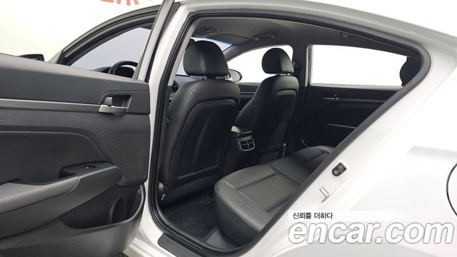 Hyundai Avante (AD) 1.6 GDI Smart 2016 — фото 11