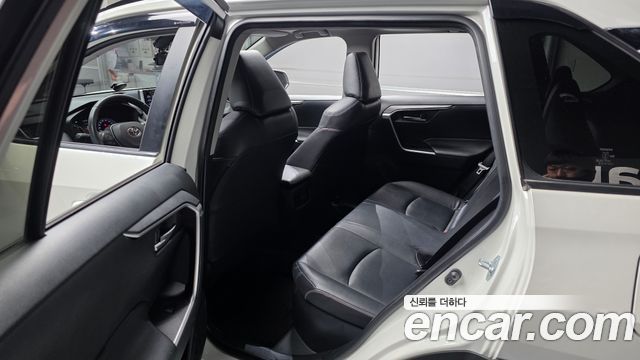 Toyota RAV4 (V) 2.5 2WD Hybrid 2019 — фото 11