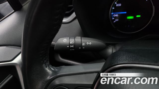 Toyota RAV4 (V) 2.5 2WD Hybrid 2019 — фото 27