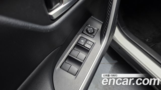 Toyota RAV4 (V) 2.5 2WD Hybrid 2019 — фото 28