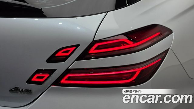 Genesis G70 Shooting Brake Gasoline 2.0T 4WD 2023 — фото 23