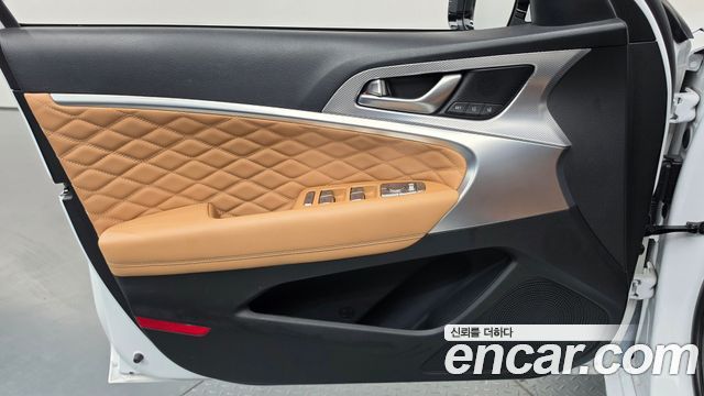 Genesis G70 Shooting Brake Gasoline 2.0T 4WD 2023 — фото 24