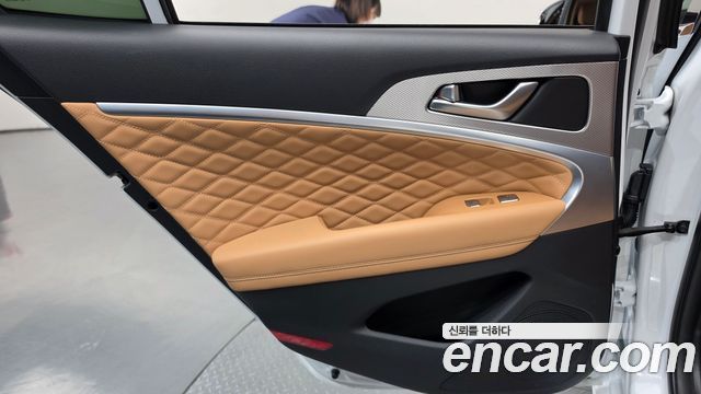 Genesis G70 Shooting Brake Gasoline 2.0T 4WD 2023 — фото 25