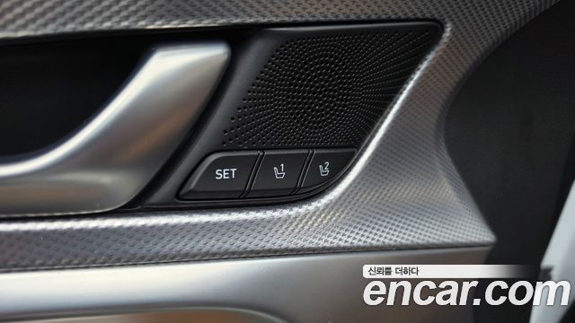 Genesis G70 Shooting Brake Gasoline 2.0T 4WD 2023 — фото 30