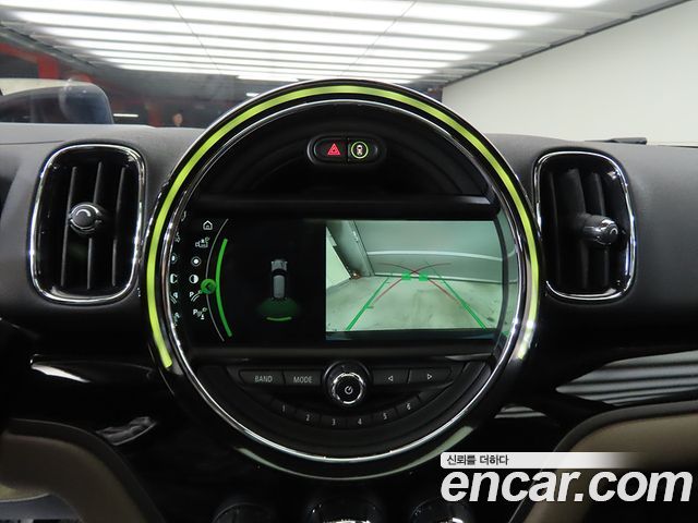 MINI Cooper SD Countryman ALL4 2nd 2018 — фото 19