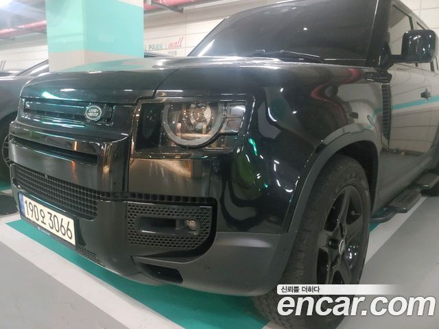 Land Rover Defender (L663) 110 D250 SE 2023 — фото 2