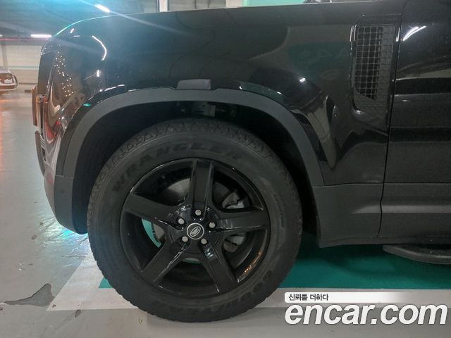 Land Rover Defender (L663) 110 D250 SE 2023 — фото 4