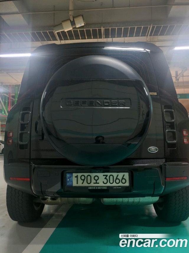 Land Rover Defender (L663) 110 D250 SE 2023 — фото 5