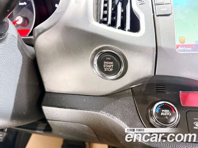 Kia Sportage R Diesel 2WD TLX High-Deluxe 2012 — фото 18
