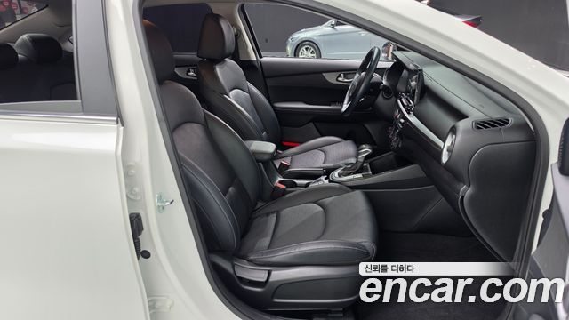 Kia K3 Luxury 2020 — фото 36