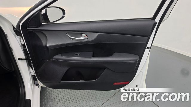 Kia K3 Luxury 2020 — фото 37