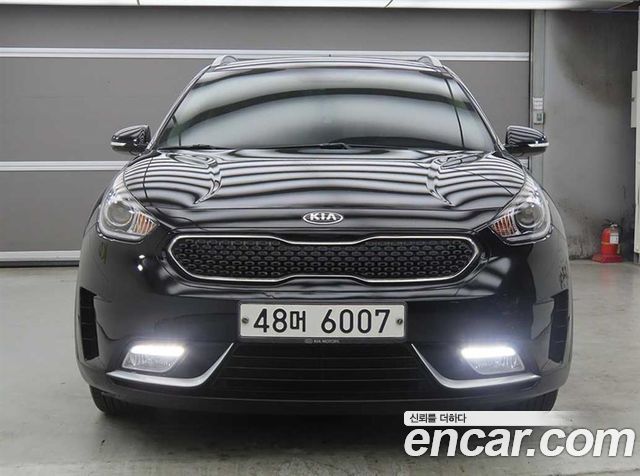 Kia Niro Luxury 2018 — фото 2