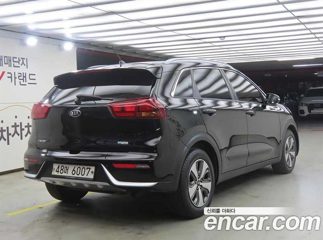 Kia Niro Luxury 2018 — фото 4