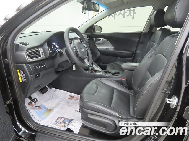 Kia Niro Luxury 2018 — фото 5