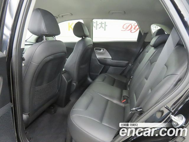 Kia Niro Luxury 2018 — фото 6