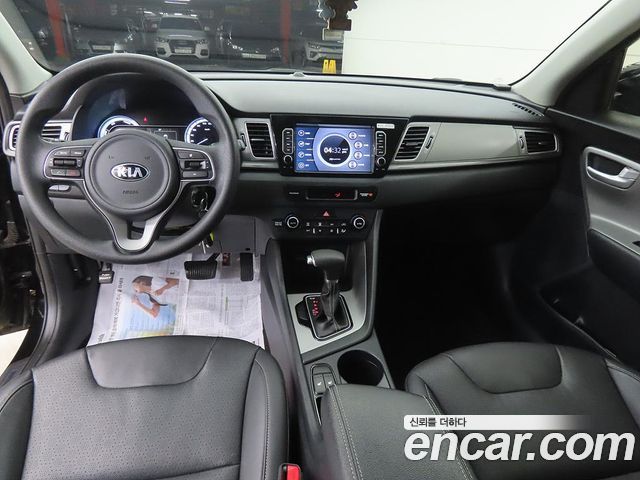 Kia Niro Luxury 2018 — фото 7