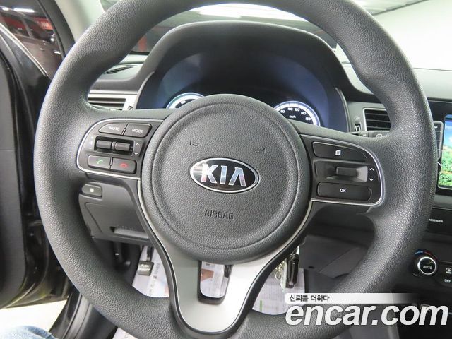 Kia Niro Luxury 2018 — фото 8