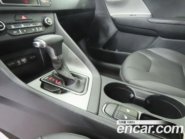 Kia Niro Luxury 2018 — фото 15