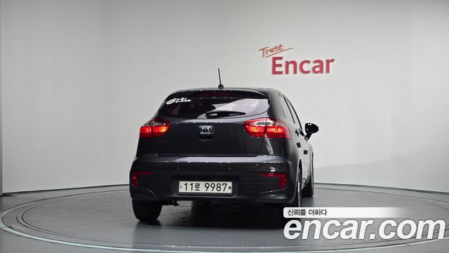 Kia Pride Diesel 5DR 1.4 Luxury 2015 — фото 4