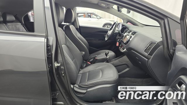 Kia Pride Diesel 5DR 1.4 Luxury 2015 — фото 11