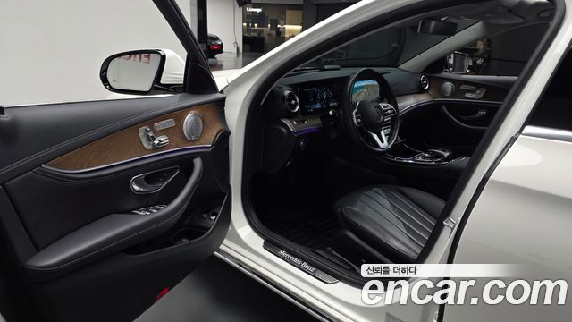 Mercedes-Benz E-Class (W213) E300e 4MATIC Exclusive 2020 — фото 10