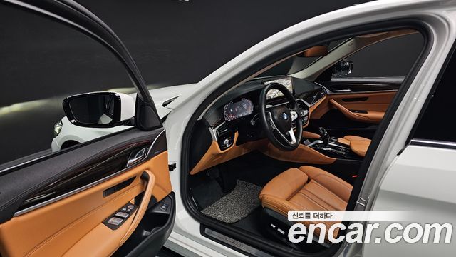 BMW 5 Series (G30) 520i Luxury 2023 — фото 10