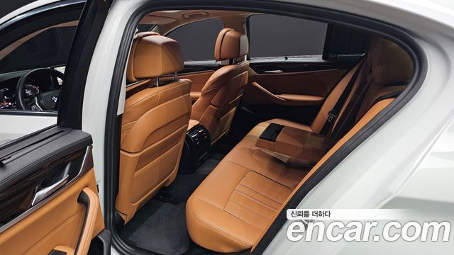 BMW 5 Series (G30) 520i Luxury 2023 — фото 15