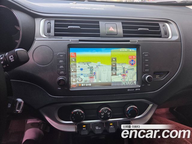 Kia Pride 5DR 1.4 MPI Trendy 2015 — фото 5