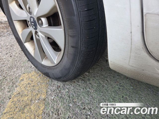 Kia Pride 5DR 1.4 MPI Trendy 2015 — фото 16