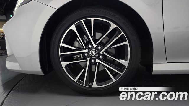 Toyota Camry (XV80) 2.5 XLE Premium Hybrid 2025 — фото 5