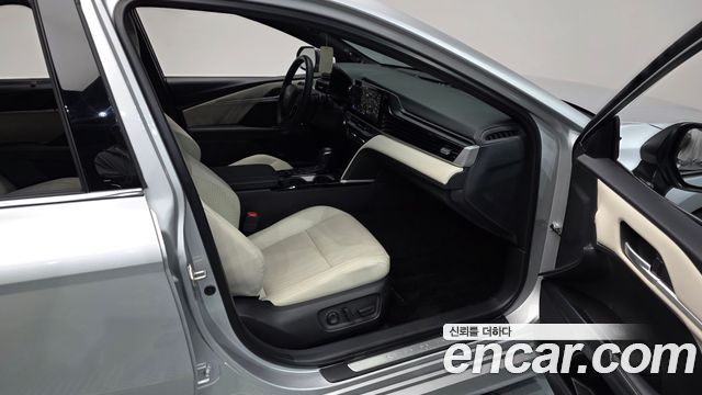 Toyota Camry (XV80) 2.5 XLE Premium Hybrid 2025 — фото 11