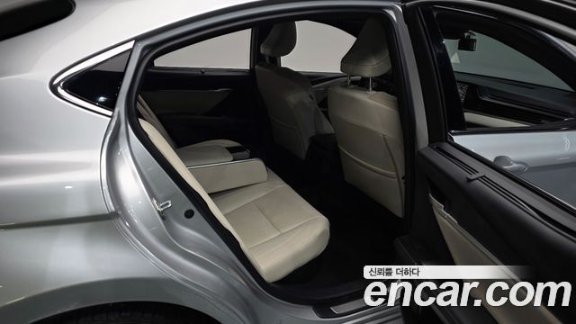 Toyota Camry (XV80) 2.5 XLE Premium Hybrid 2025 — фото 12