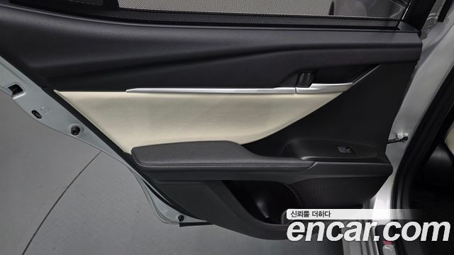 Toyota Camry (XV80) 2.5 XLE Premium Hybrid 2025 — фото 25