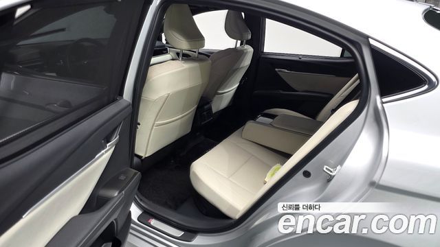 Toyota Camry (XV80) 2.5 XLE Premium Hybrid 2025 — фото 26