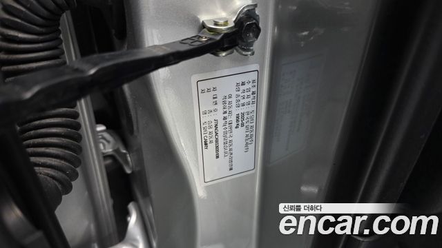 Toyota Camry (XV80) 2.5 XLE Premium Hybrid 2025 — фото 37