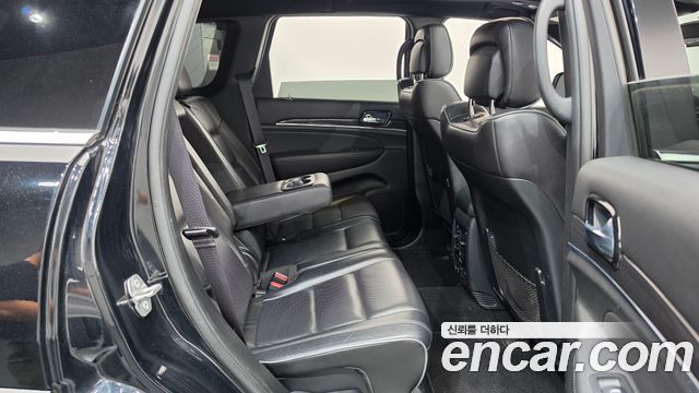 Jeep Grand Cherokee 3.6 Overland WK2 2021 — фото 11