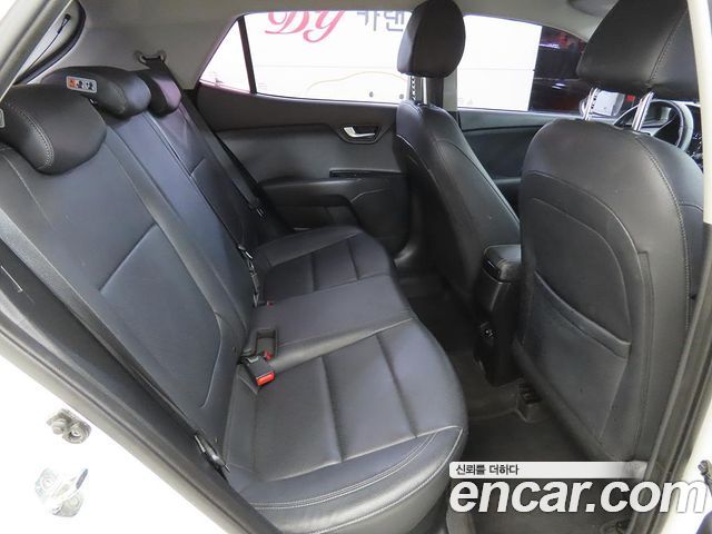 Kia Stonic 1.4 Prestige 2018 — фото 7