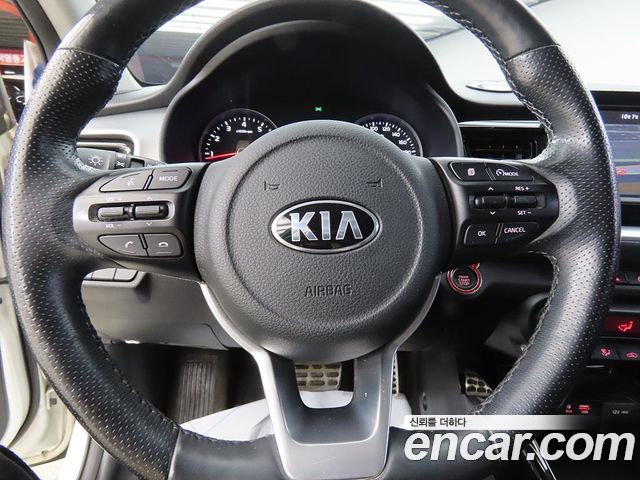 Kia Stonic 1.4 Prestige 2018 — фото 9