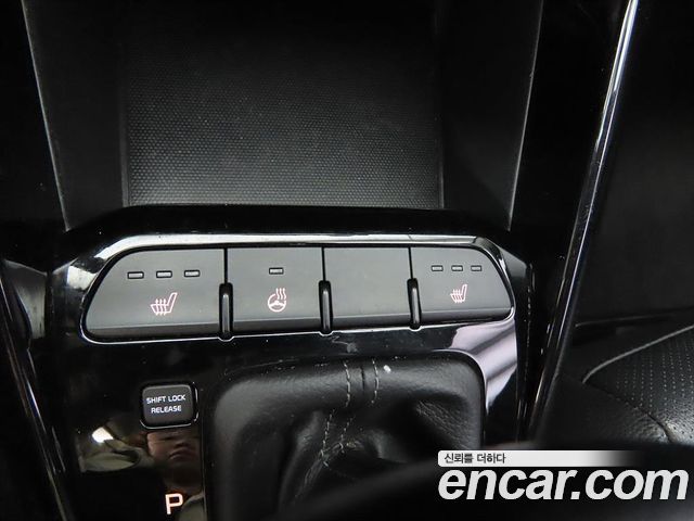 Kia Stonic 1.4 Prestige 2018 — фото 17