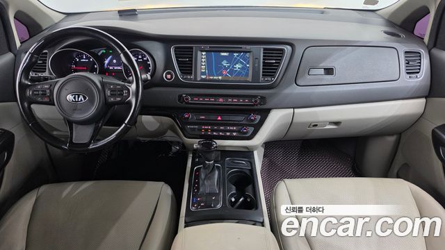 Kia Carnival 11-seater Luxury 2015 — фото 7
